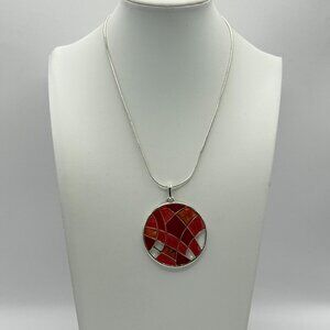 Silver Tone Pendant Necklace